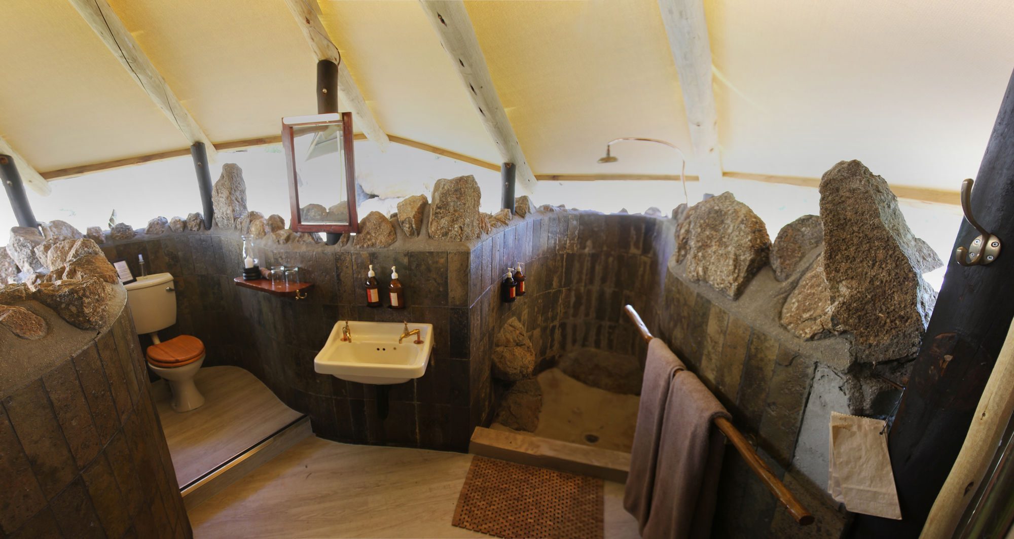 Erongo Wilderness Lodge Omaruru Ngoại thất bức ảnh